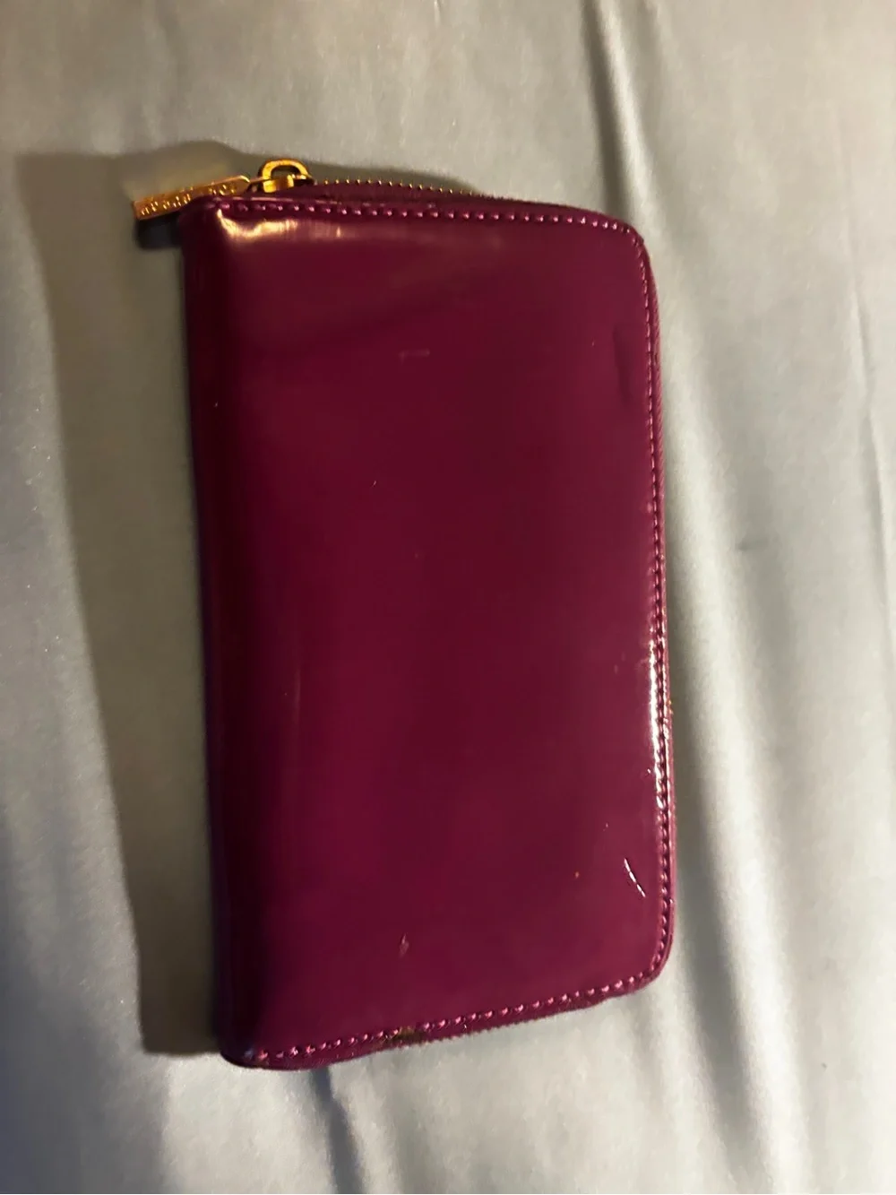 Tory Burch Patent Leather Zip card Wallet in Deep Plum